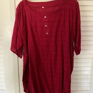 Nice woman top. Never been worn.